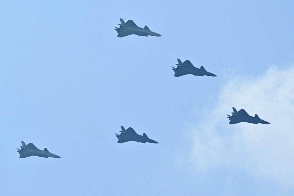Illustrative photo: Chinese J-20 fighter jets fly in formation during a military parade in Beijing marking the 80th anniversary of the end of World War II, September 3, 2025. (Source: Getty Images)