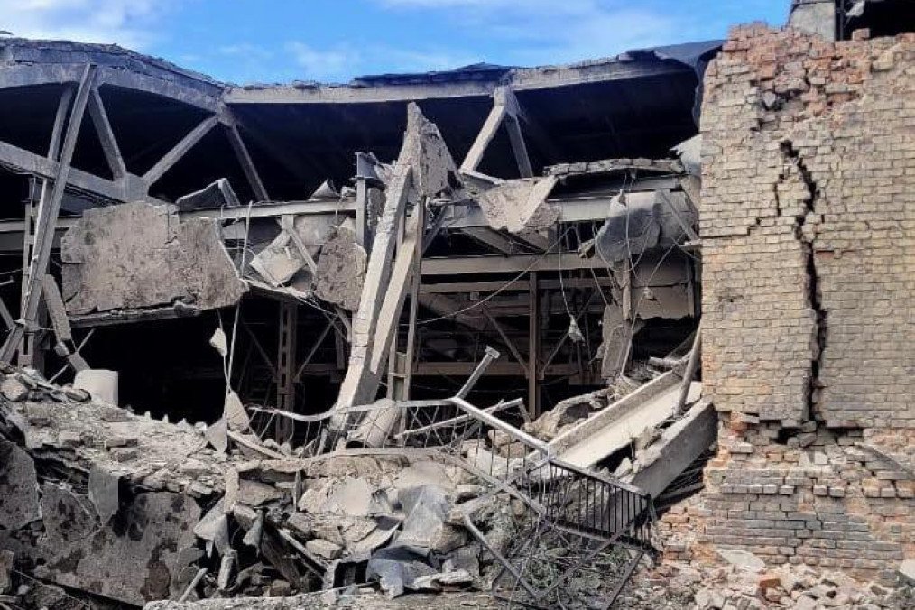 Russian Missile Strike Hits Industrial Site in Sumy, Killing Three and Injuring Nine Russian Missile Strike Hits Industrial Site in Sumy, Killing Three and Injuring Nine
