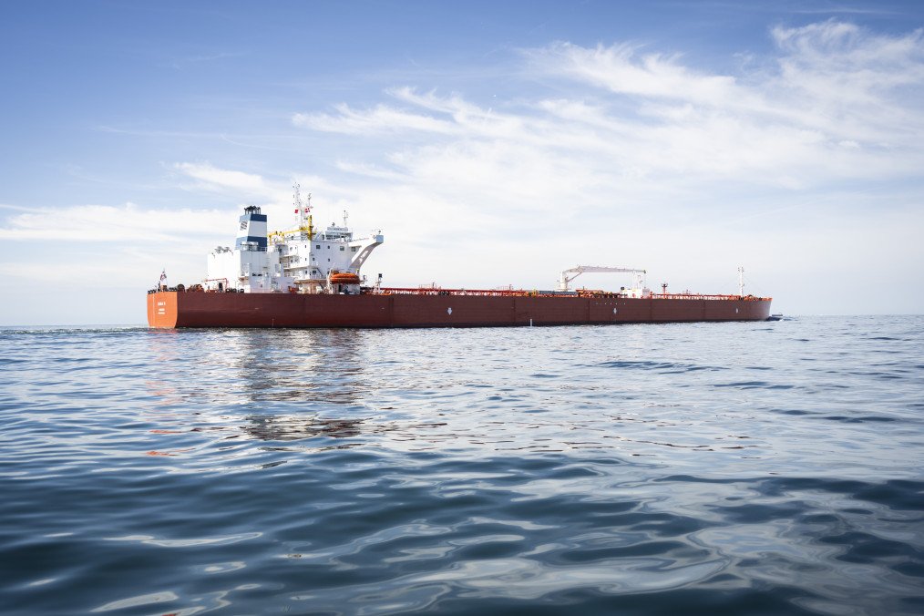 The oil tanker "Kira K," identified by Greenpeace as part of Russia's shadow fleet, is sailing off the German coast near Fehmarn. Illustrative photo. (Source: Getty Images) The oil tanker "Kira K," identified by Greenpeace as part of Russia's shadow fleet, is sailing off the German coast near Fehmarn. Illustrative photo. (Source: Getty Images)