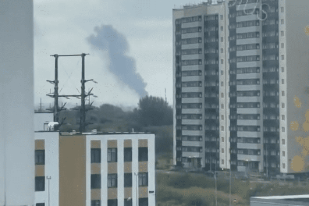 Smoke rises over Perm, Russia, following a reported Ukrainian long-range drone strike on an oil refinery on August 21, 2026. (Source: Exilenova+)