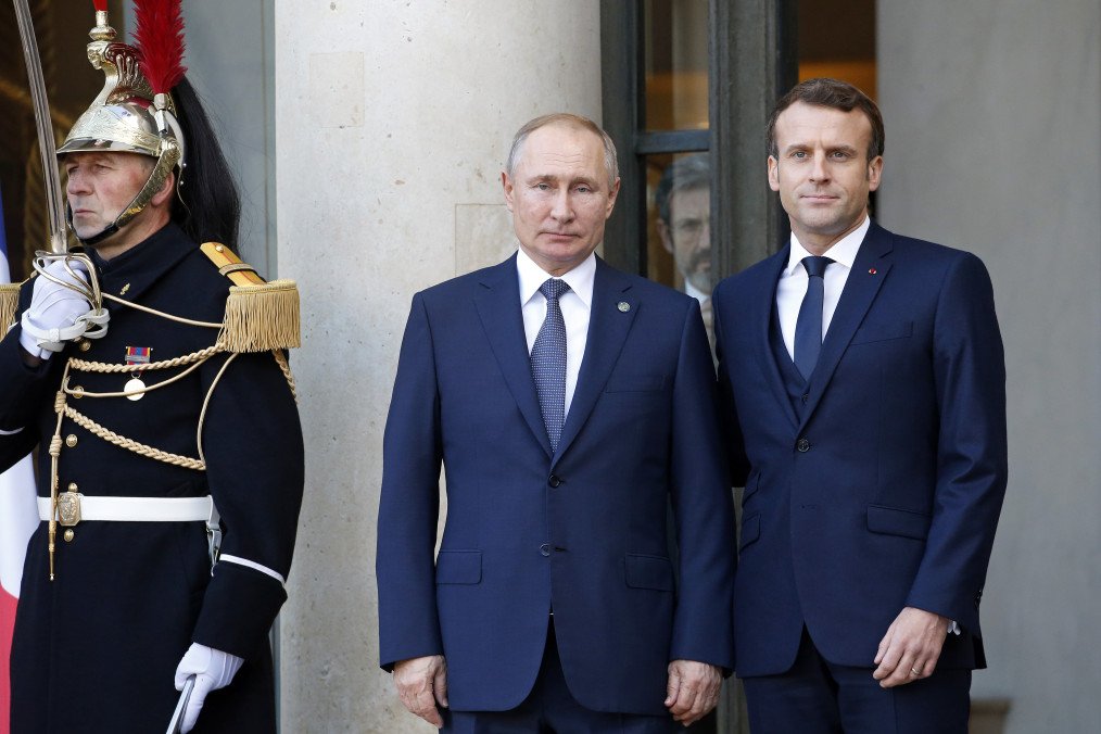 Putin and Macron Hold First Phone Call in Years, Clash Over Ukraine and Iran Putin and Macron Hold First Phone Call in Years, Clash Over Ukraine and Iran