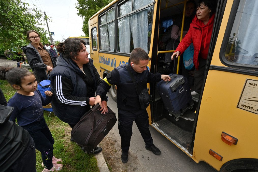 Kharkiv Authorities Order Evacuation of 267 Children and Families as Russian Shelling Intensifies