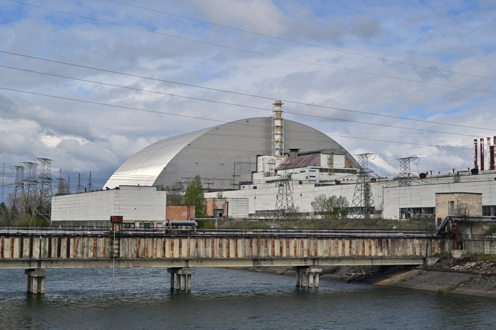 Norway Pledges Over €9 Million to Repair Chornobyl Sarcophagus Following Drone Strike The destroyed fourth reactor at the Chornobyl Nuclear Power Plant. (Source: Getty Images)