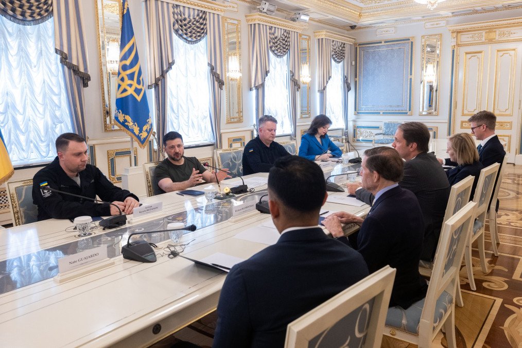 Ukrainian President Volodymyr Zelenskyy speaks with the US delegation during their visit to Kyiv. (Source: the Office of the President of Ukraine) Ukrainian President Volodymyr Zelenskyy speaks with the US delegation during their visit to Kyiv. (Source: the Office of the President of Ukraine)