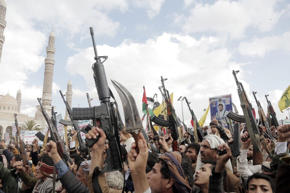 Russia Recruits Hundreds of Yemeni Houthi Fighters for War Against Ukraine, FT Reports