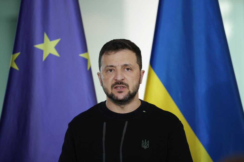 Zelenskyy Confirms Tomahawk Missile Request, Criticizes Media Leak