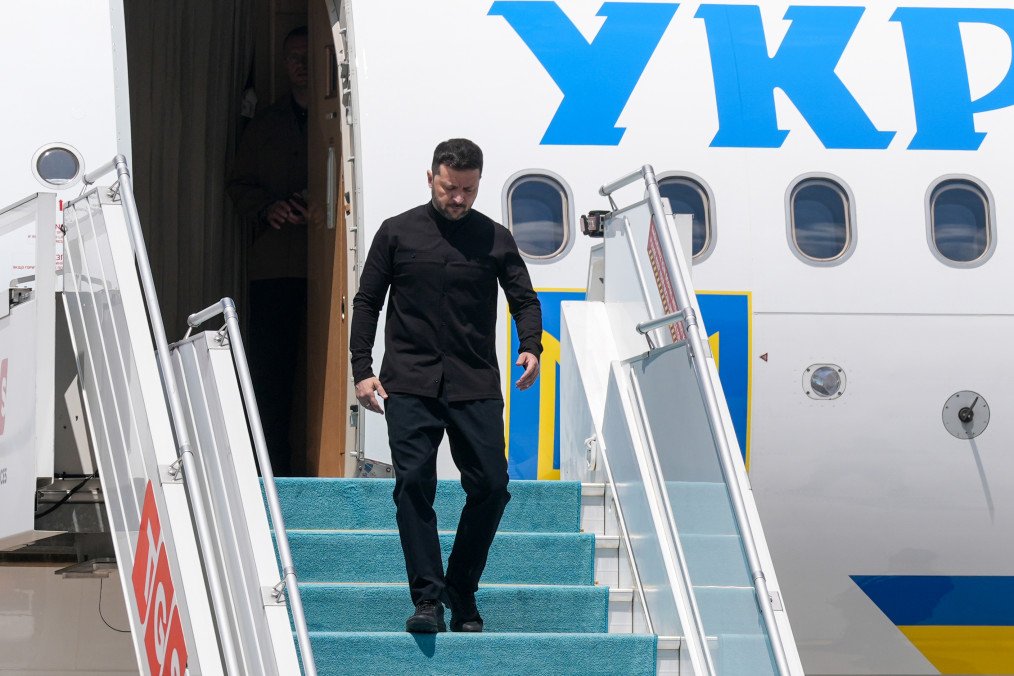 Zelenskyy Calls Russian Delegation a "Mere Facade" Ahead of Türkiye Talks