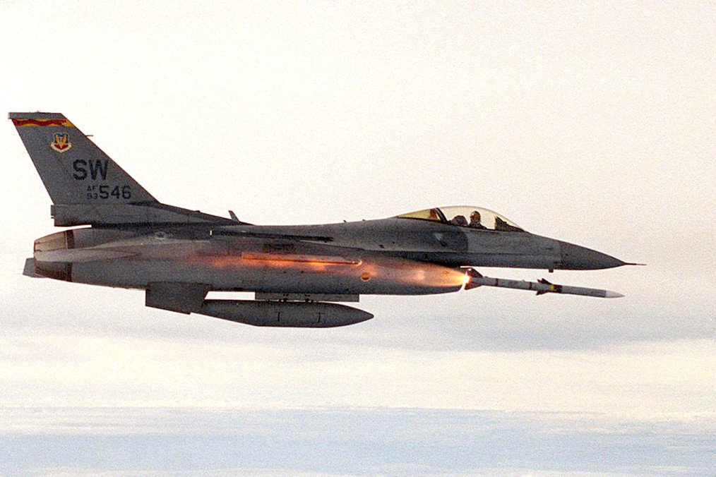 US Raytheon to Manufacture AIM-120 Missiles for Ukraine and Other Allies US Raytheon to Manufacture AIM-120 Missiles for Ukraine and Other Allies