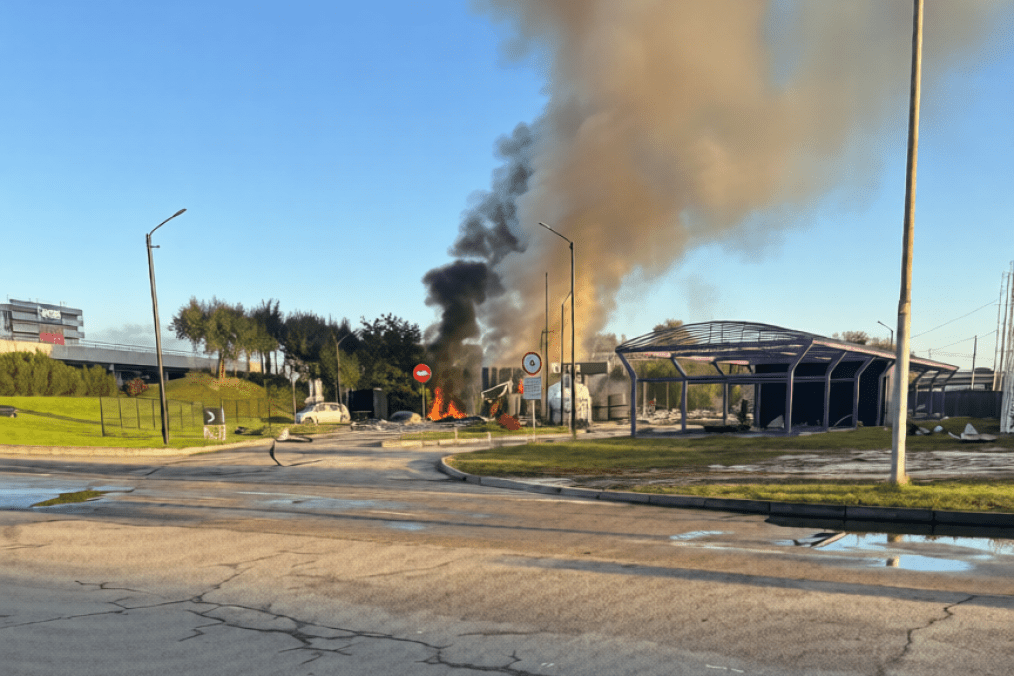 Fire and thick smoke rising from Ukrnafta gas station in Kyiv following a Russian drone attack on September 23, 2026. (Source: Kyiv INFO/Telegram)