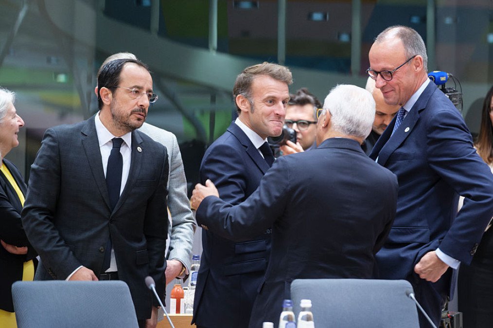 EU’s Frozen Assets Deal for Ukraine Stalled by Belgium, New Vote Set for December