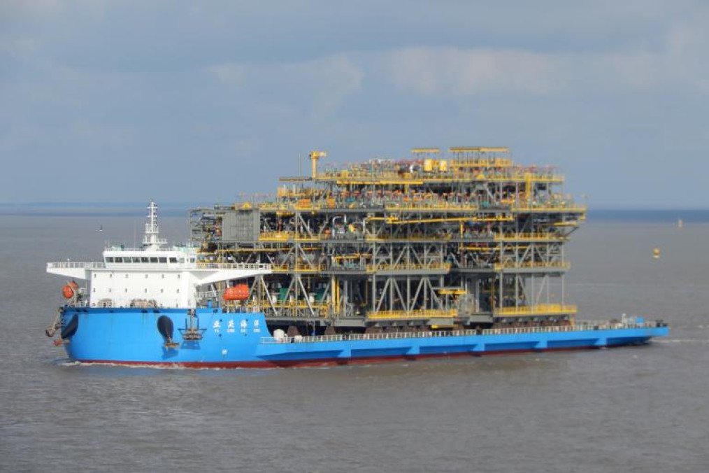 The sanctioned heavy-lift vessel Ya Qing Hai Yang, formerly known as Ocean 28, which previously transported equipment for Russia’s Arctic LNG 2 project. (Source: Open source)
