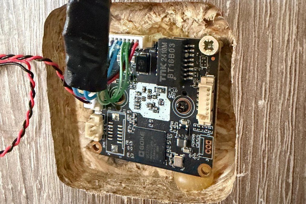 Russian spy device, found in the office of the Ukrainian drone manufacturer, March 24, 2026. (Source: TechEx)