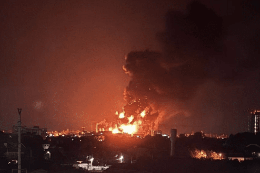 Ukrainian Drones Strike Russian Oil Refineries in Krasnodar and Samara, Trigger Massive Fires Ukrainian Drones Strike Russian Oil Refineries in Krasnodar and Samara, Trigger Massive Fires