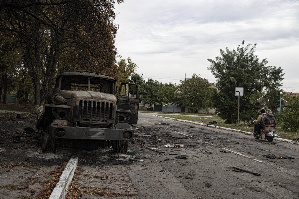 A destroyed Russian military vehicle marked with the “Z” symbol lies in Balakliia, Kharkiv region, after Ukrainian forces regained control of the town on September 11, 2022. (Source: Getty Images) A destroyed Russian military vehicle marked with the “Z” symbol lies in Balakliia, Kharkiv region, after Ukrainian forces regained control of the town on September 11, 2022. (Source: Getty Images)