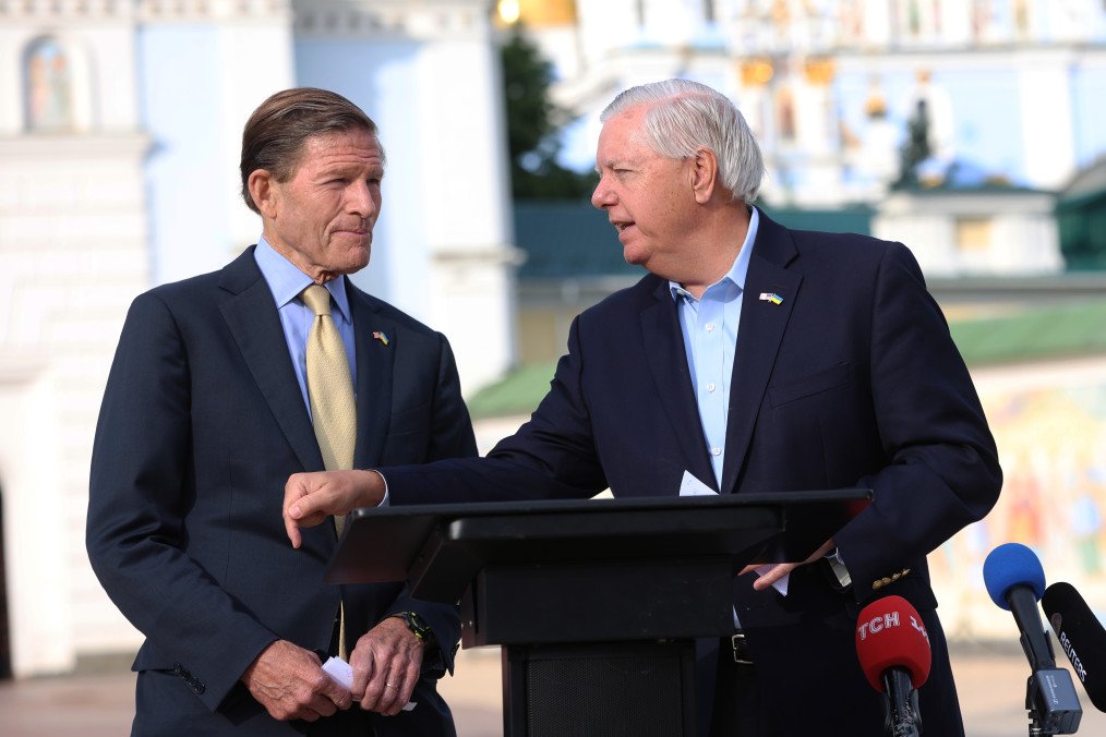 Senator Blumenthal: “Putin Doesn’t Deserve More Time” as US Urged to Act on Sanctions Senator Blumenthal: “Putin Doesn’t Deserve More Time” as US Urged to Act on Sanctions