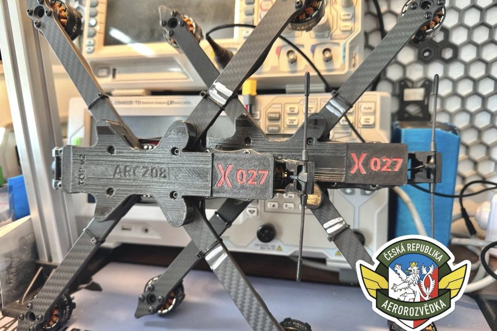 Ukrainian Forces Receive New Czech AI Drone That Can Identify Tanks, IFVs, and Trucks for Strikes Ukrainian Forces Receive New Czech AI Drone That Can Identify Tanks, IFVs, and Trucks for Strikes