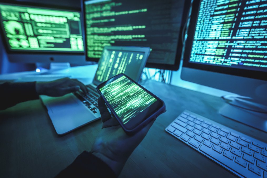 Ukraine’s Cyberattack Cripples Russia’s Online Voting System on Election Day