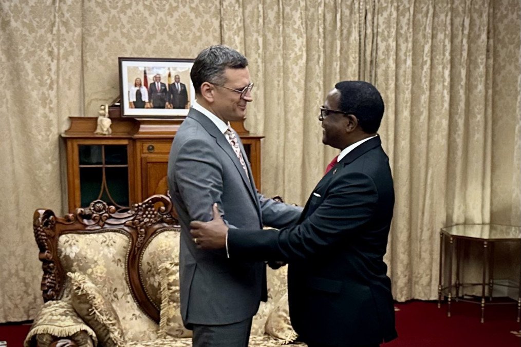 Ukrainian Foreign Minister Dmytro Kuleba Visits Malawi, Marking the Start of African Tour