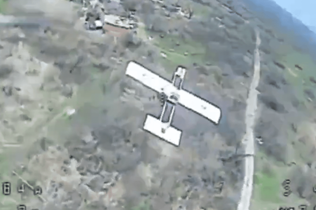 Russian Molniya drone moments before being shot down by a Ukrainian FPV drone, March 30, 2026. (Source: Apachi strike group) Russian Molniya drone moments before being shot down by a Ukrainian FPV drone, March 30, 2026. (Source: Apachi strike group)