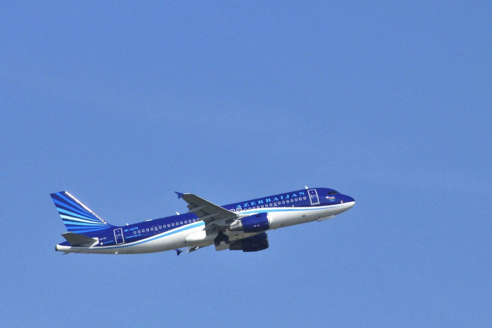 Azerbaijan Airlines Flight Returns to Baku After Airspace Closure Over Russia’s Makhachkala