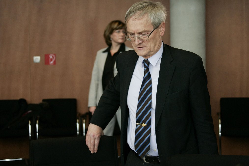 Former BND President August Hanning arrives for a Bundestag hearing in Berlin on December 4, 2008. (Source: Getty Images)