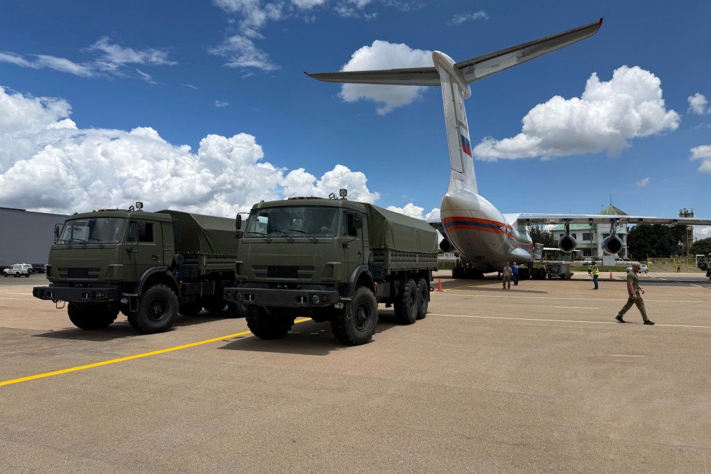 KamAZ trucks unloaded from a Russian Il-76 military transport aircraft in Madagascar, February 23, 2026. (Source: African Initiative)