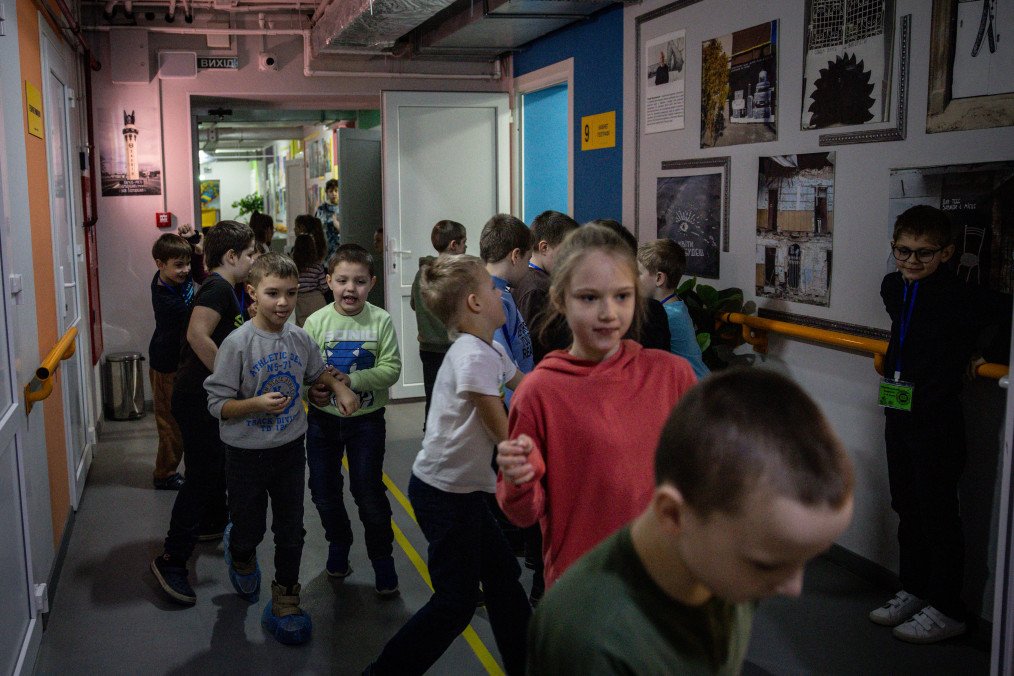 Students play in the corridor during a break from class at an underground school on February 23, 2026 in Kharkiv, Ukraine. Illustrative photo. (Source: Getty Images)