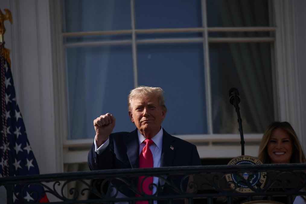 Trump Weighs 500% Tariff on Russian Oil, Possible Global Embargo