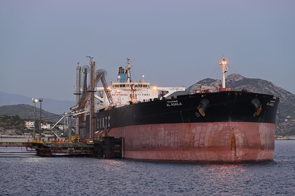 The oil tanker AL AGAILA unloads crude at the HELLENiQ Energy terminal in Pachi near Athens, Greece, on September 11, 2026, after departing the CPC terminal near Novorossiysk in Russia. (Source: Getty Images)