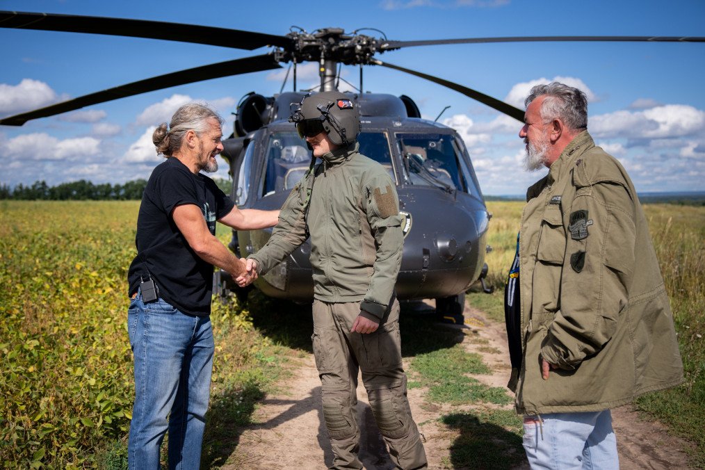Czech Volunteers Deliver Black Hawk Helicopter to Ukraine Through Public Donations
