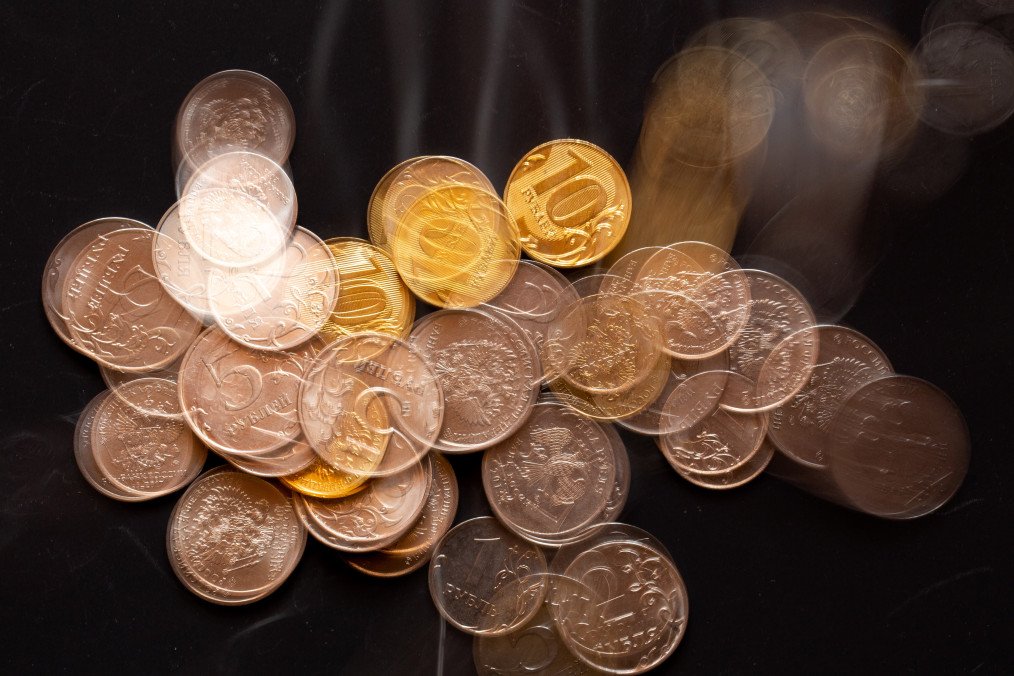 A collection of mixed-denomination Russian ruble coins sits in this arranged photograph in Moscow, Russia, on September 7, 2020. (Source: Getty Images) A collection of mixed-denomination Russian ruble coins sits in this arranged photograph in Moscow, Russia, on September 7, 2020. (Source: Getty Images)