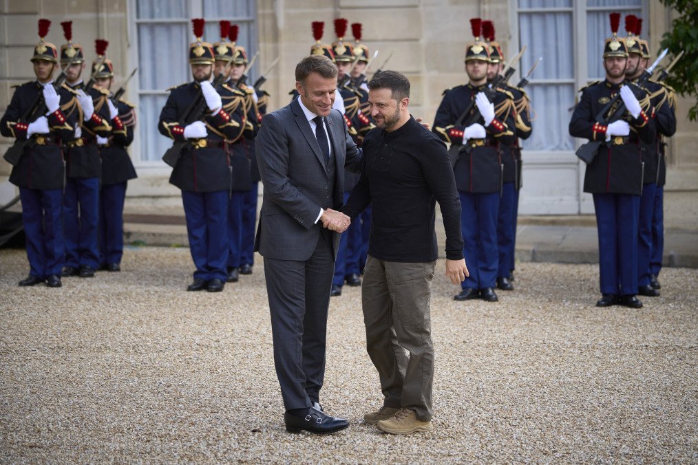 Macron to Meet Zelenskyy, Trump at Élysée Palace Before Notre-Dame Ceremony, Le Monde Confirms