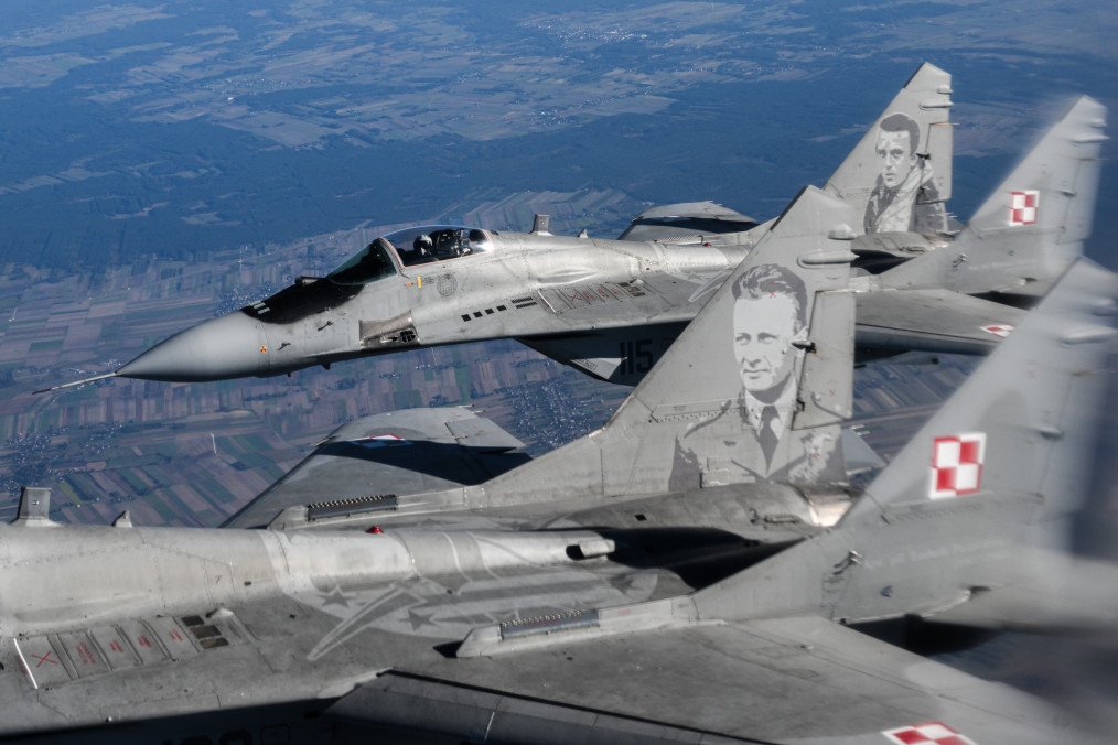 Polish Defense Minister Opposes Sending MiG-29 Jets to Ukraine, Citing National Security Needs