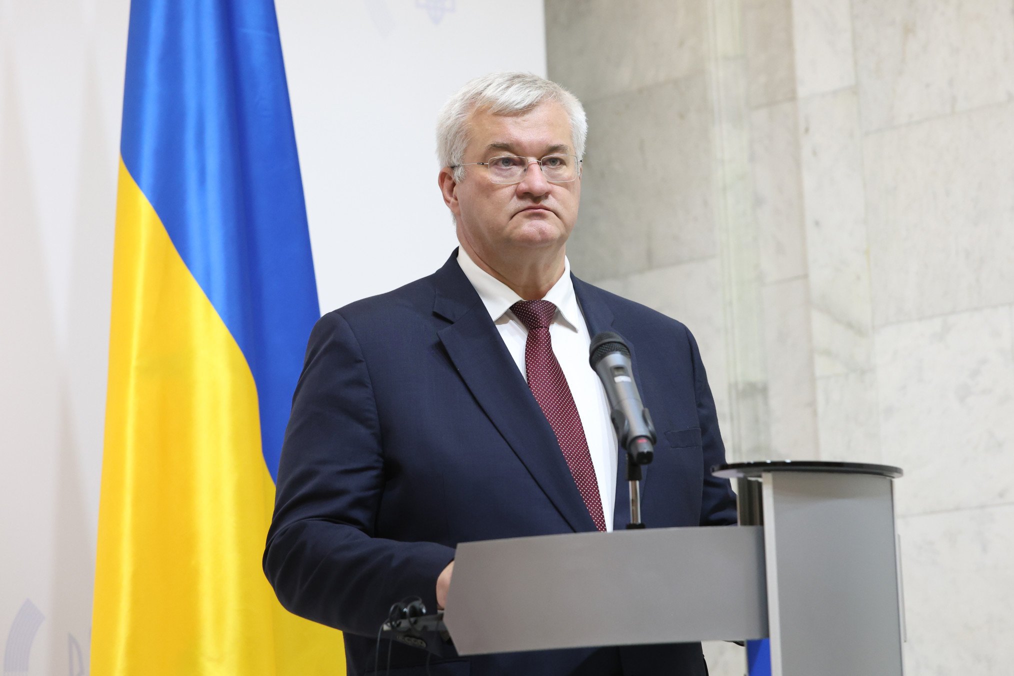 Ukraine s FM Russia Retreats When Confronted With Force Advances 