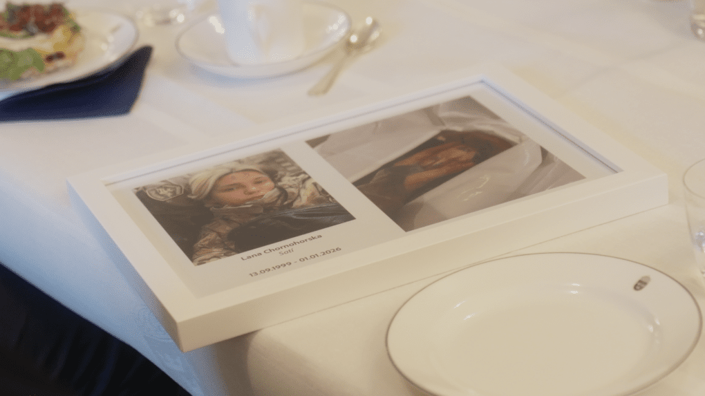 A photograph of Ukrainian servicewoman Lana Chornohorska, callsign "Sati," who was killed on the front line on January 1, 2026, was handed to the Swedish Minister for Foreign Affairs. (Photo: UNITED24 Media)