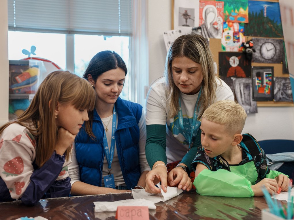 Sarah Slimp works with children in in Mykolaiv, Ukraine. (Source: Sarah Slimp) Sarah Slimp works with children in in Mykolaiv, Ukraine. (Source: Sarah Slimp)