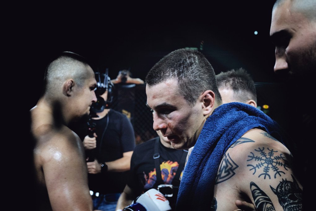 Mykhailo Mushtai leaves the octogon at the international MMA competition “IDU NA VY: Tryzna.” Kyiv, Ukraine, October 9, 2026 (Photo: Louis Beaudemont/UNITED24 Media)