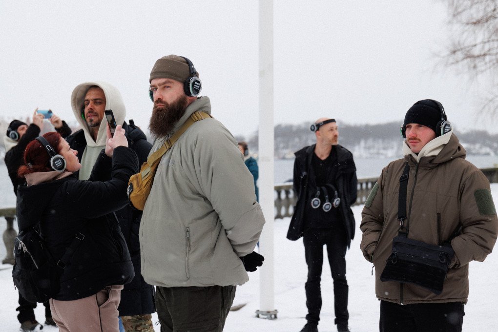 Walking through the city, members of this group don’t hide their phones—they constantly take photos. (Photo: Repower Foundation)