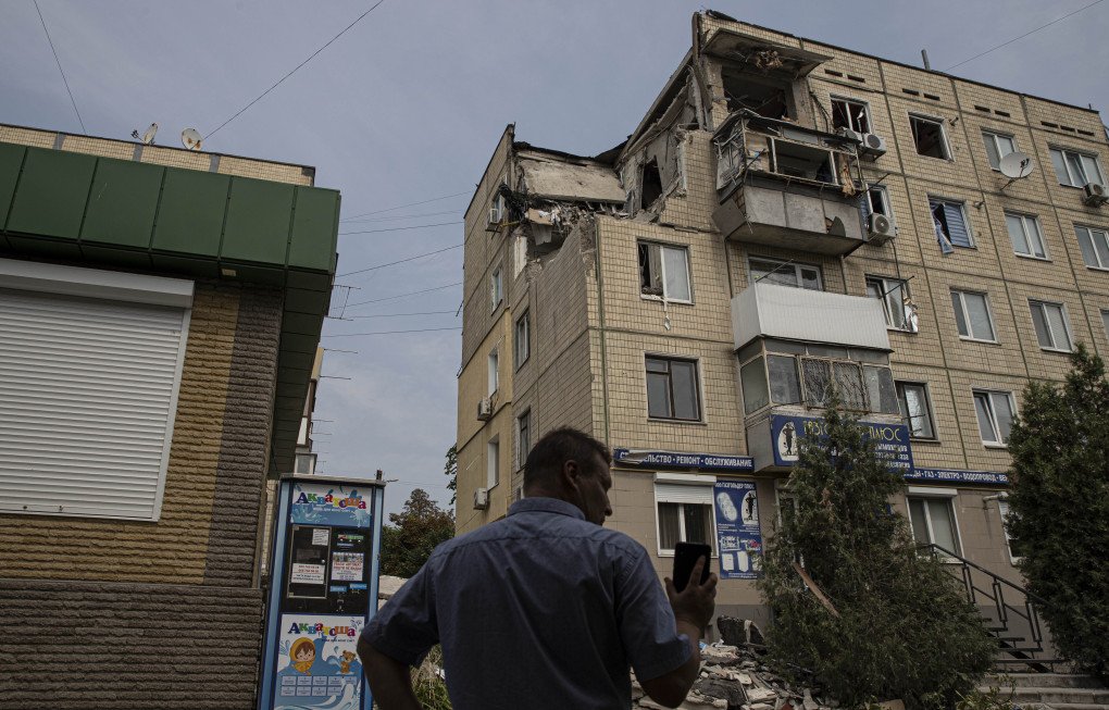 A view of the damage after the air strikes by Russian forces in Nikopol, Ukraine on August 11, 2022. (Photo by Metin Aktas via Getty Images)