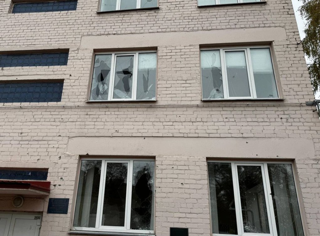 Shattered windows on a residential building in Novhorod-Siverskyi after Russian drones struck the town. (Source: Head of the Chernihiv Regional State Administration)
