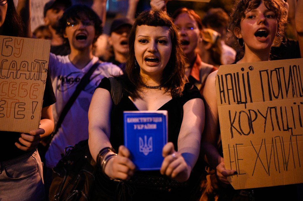 Kyiv residents take part in a rally against the implementation of a draft law No. 12414, that regulates the work of a Special Anti-corruption Prosecutor’s Office and the National Anti-Corruption Bureau in Kyiv, Ukraine on July 22, 2025. (Source: Getty Images) Kyiv residents take part in a rally against the implementation of a draft law No. 12414, that regulates the work of a Special Anti-corruption Prosecutor’s Office and the National Anti-Corruption Bureau in Kyiv, Ukraine on July 22, 2025. (Source: Getty Images)