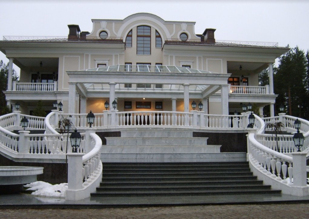 The four-story main palace of approximately 3,500 square meters in Russia’s Valdai region, reportedly linked to Vladimir Putin’s private residence complex (Source: FBK) The four-story main palace of approximately 3,500 square meters in Russia’s Valdai region, reportedly linked to Vladimir Putin’s private residence complex (Source: FBK)