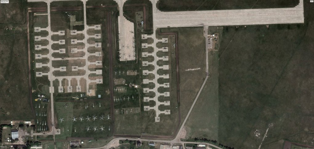 Satellite image from June 2, 2022, captures 43 helicopters at the Syzran site, reflecting a gradual increase in decommissioned or non-operational aircraft. (Source: The Military Watch)