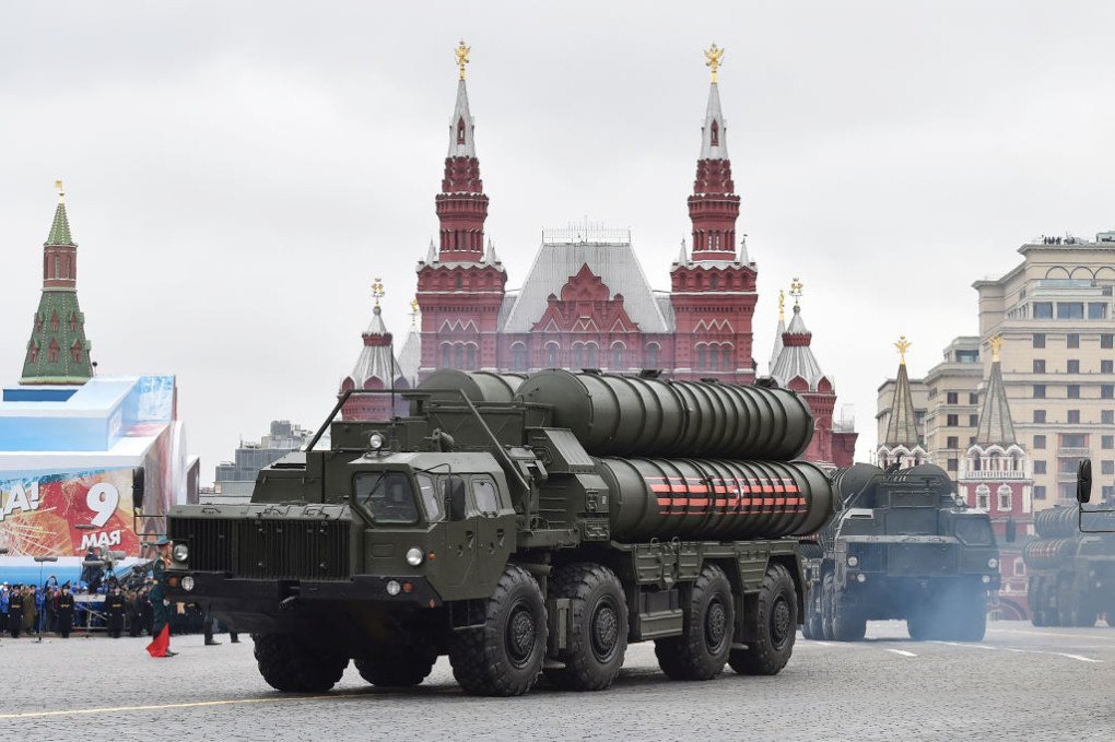Russian S-400 Triumph medium-range and long-range surface-to-air missile systems ride through Red Square during the Victory Day military parade in Moscow, Russia on May 9, 2017. (Source: Getty Images) Russian S-400 Triumph medium-range and long-range surface-to-air missile systems ride through Red Square during the Victory Day military parade in Moscow, Russia on May 9, 2017. (Source: Getty Images)