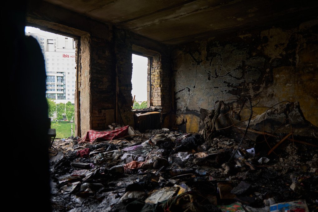 Las secuelas del ataque ruso con misiles balísticos y drones el 7 de mayo de 2025.