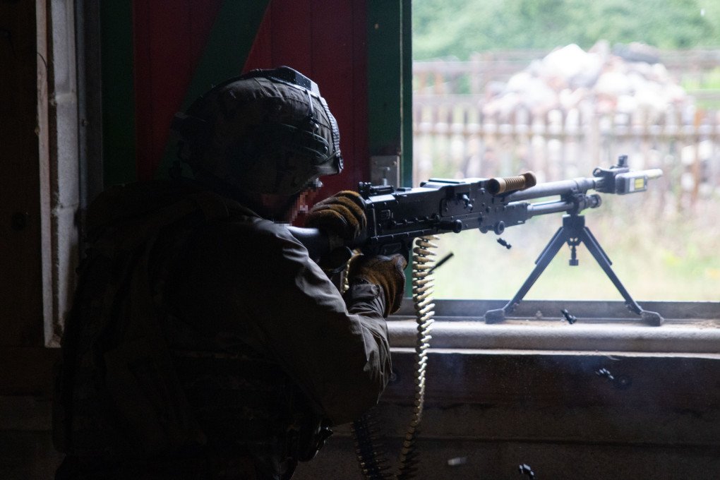 Soldado de las Fuerzas Armadas ucranianas durante un entrenamiento en el marco de la Operación Interflex, junio de 2026. 