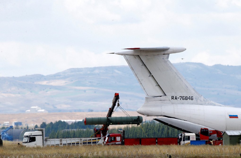 Russian Ilyushin Il-76, carrying the second batch of equipment of the S-400 missile defense system, arrives at Murted Air Base in Ankara, Türkiye, on September 15, 2019. (Source: Getty Images) Russian Ilyushin Il-76, carrying the second batch of equipment of the S-400 missile defense system, arrives at Murted Air Base in Ankara, Türkiye, on September 15, 2019.