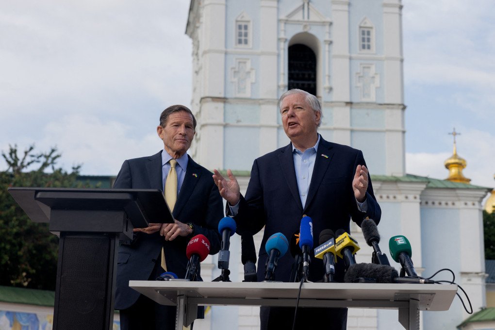 US Senators Lindsey Graham and Richard Blumenthal speak on Mykhailivska Square during a press conference in Kyiv on May 30 2025. (Source Getty Images) US Senators Lindsey Graham and Richard Blumenthal speak on Mykhailivska Square during a press conference in Kyiv on May 30 2025. (Source Getty Images)