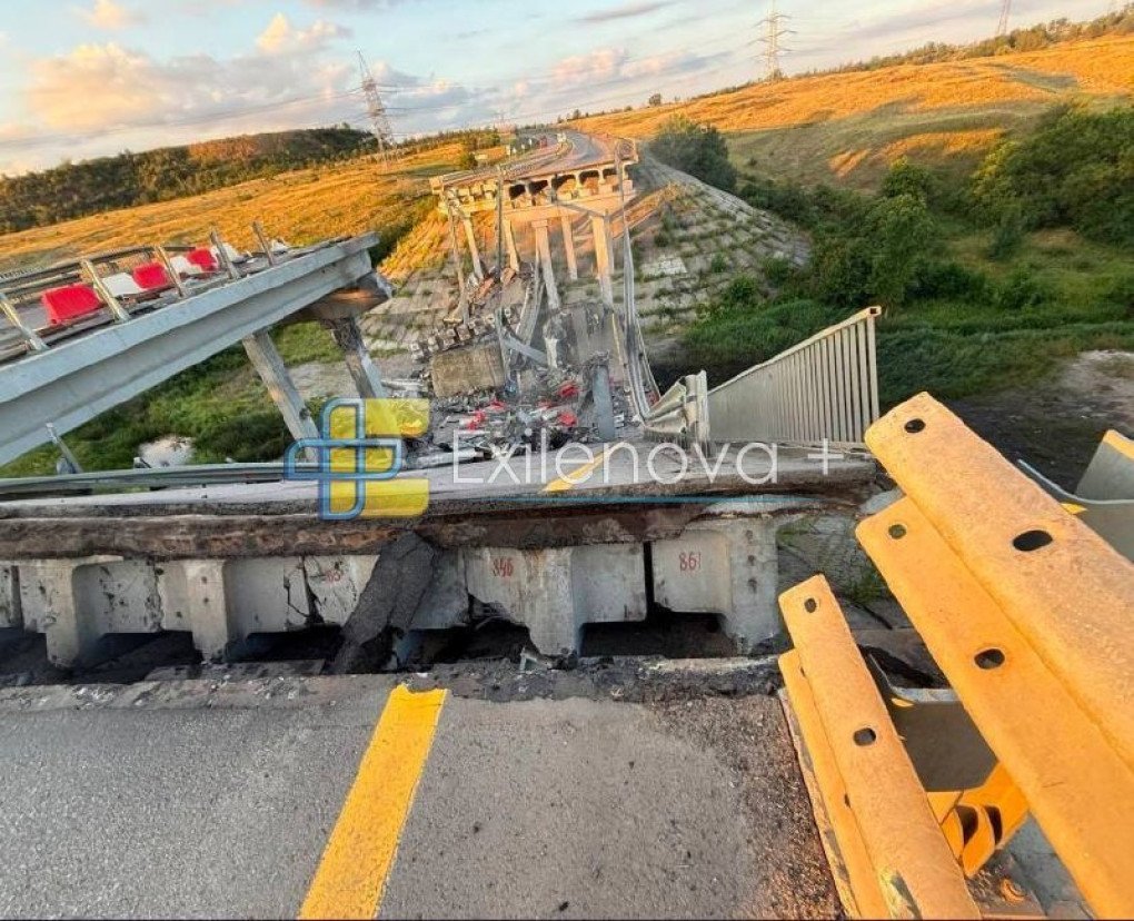 Aerial view of the destroyed road bridge on the Donetsk–Mariupol highway following a Ukrainian strike. (Source: Exilenova+) Aerial view of the destroyed road bridge on the Donetsk–Mariupol highway following a Ukrainian strike. (Source: Exilenova+)