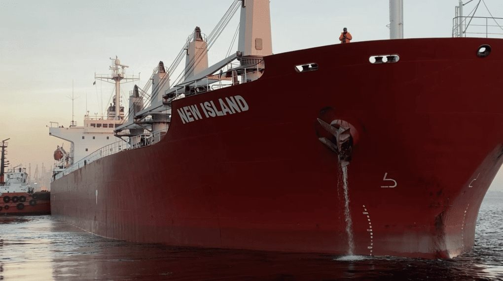 IKARIA ANGEL” moored and loading grain. Photo: Ukrainian Sea Ports Authority (USPA)